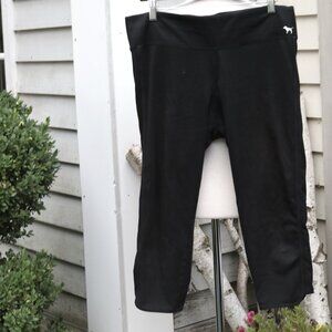 PINK Victoria's Secret YOGA Black Cotton Blend Cropped Leggings Sz LARGE